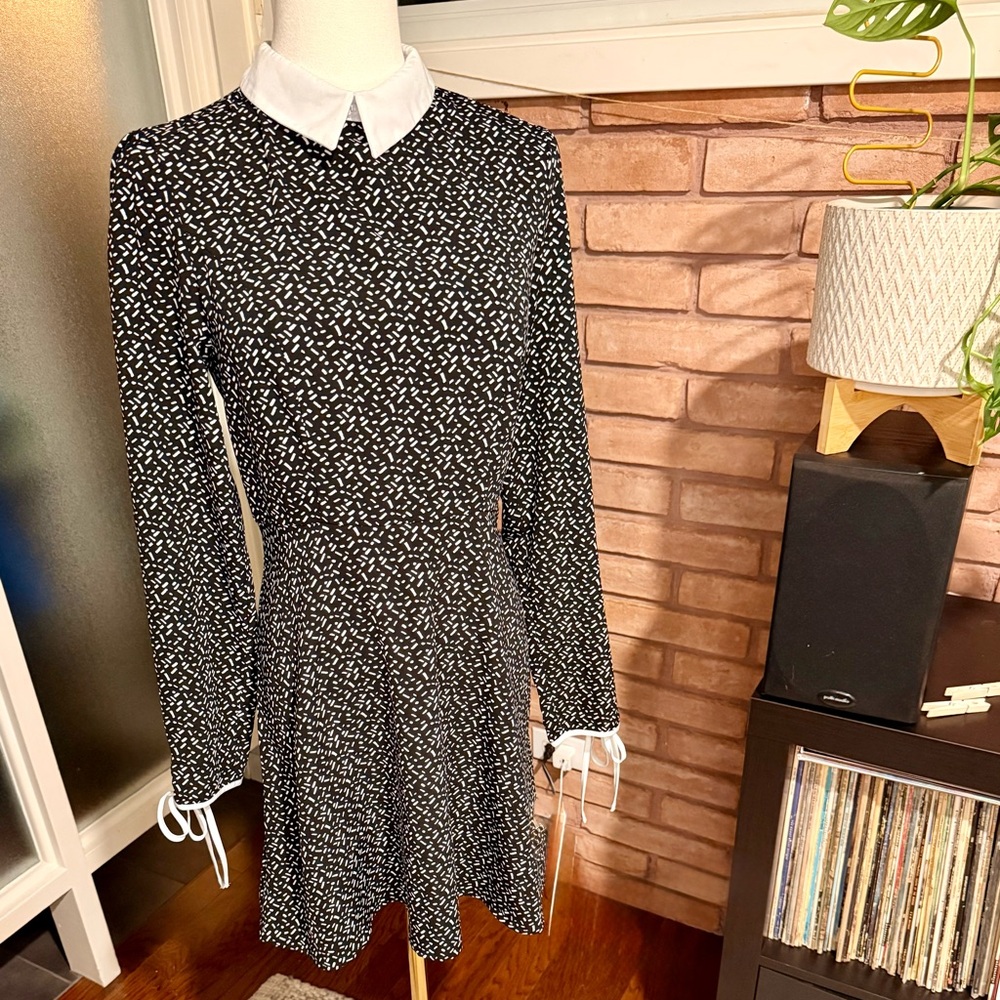 Black/ White Long-Sleeve Fit & Flare Dress- Y2K- lightweight- like new